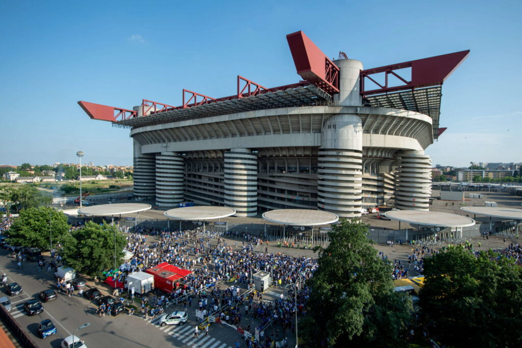 les abords du stade san siro photo sipa claudio furlan 1691575727